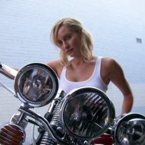 Meet your Posher, Stephanie